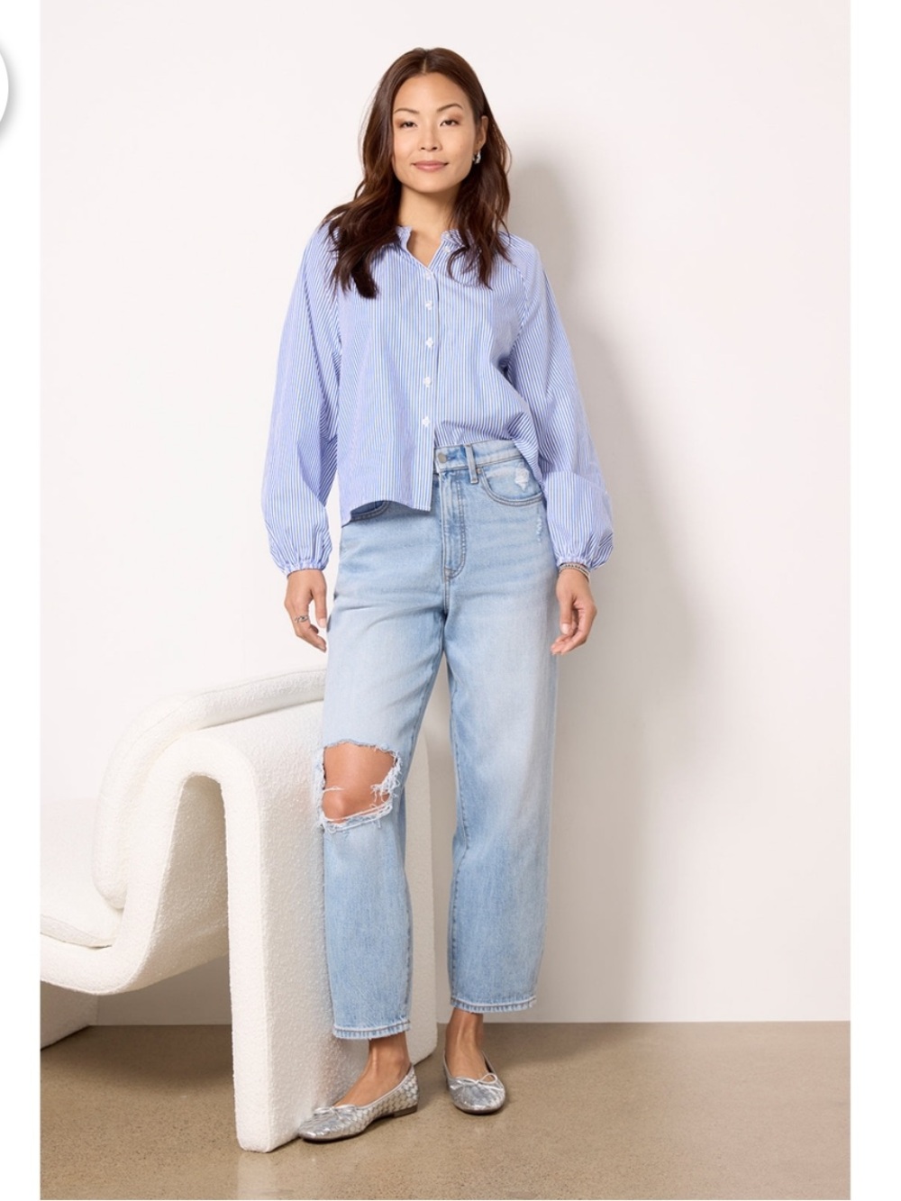 Evereve Ever Barrel Vintage with Destroy Denim jeans